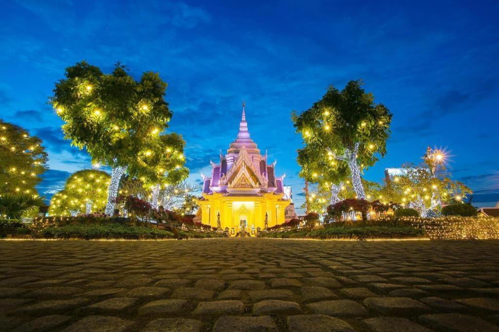 โรงแรมดิ เอมเพรส ขอนแก่น ภายนอก รูปภาพ